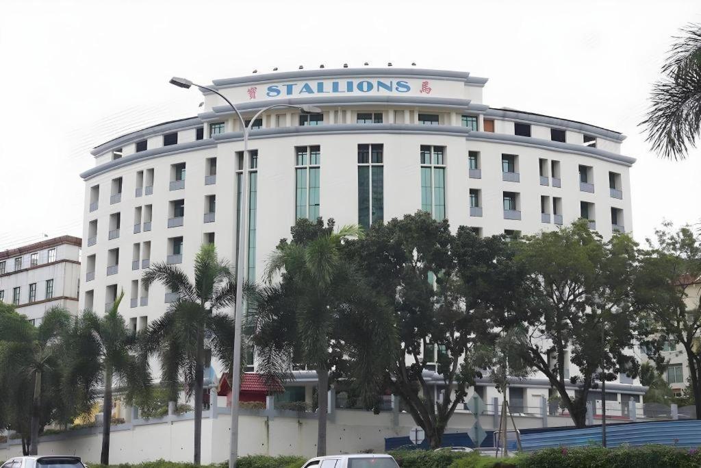 스톨리언 스위트 페낭 호텔 Jelutong 외부 사진